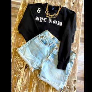 Abercrombie Shorts and Crop Sweater Outfit